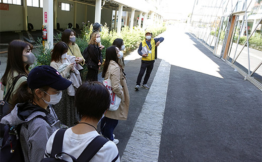  富岡まちなかガイドツアー ＜富岡製糸場入場券付き＞(2名様) 世界遺産 富岡製糸場 入場券 ガイド ツアー 食べ歩き 旅行 観光 F20E-769