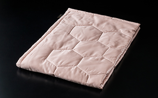 「毎日シルクに包まれて眠りたい」【中わた 富岡産シルク100％】 ハーフケット（ハーフサイズ） ピンクゴールド シルク 絹 贈り物 ギフト 国産 F21E-445