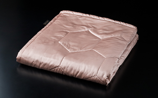 「毎日シルクに包まれて眠りたい」【中わた 富岡産シルク100％】 シルク掛布団（クィーンサイズ） ピンクゴールド シルク 絹 贈り物 ギフト 国産 F21E-442