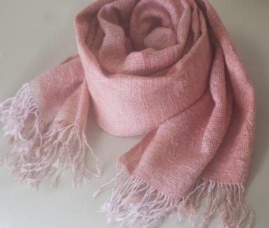 手織り草木染め手紡ぎ真綿糸とピュアカシミヤのストール（桐箱入り基本サイズ） F20E-372