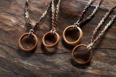 【264】指輪ペンダント【桧】