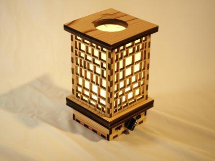 【266】みどりの杉あかり　直方体タイプ（1/fゆらぎの格子）