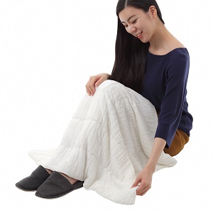 【158】手洗いOK　群馬県産シルクわたのひざ掛