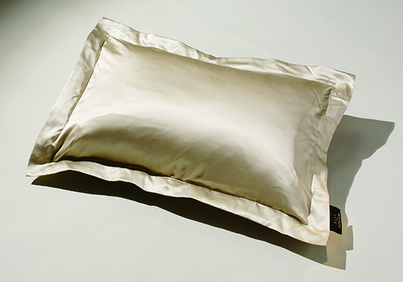 【a088】「毎日シルクに包まれて眠りたい」手洗いOK　天然シルクの枕カバー【65ｘ45cm】シャンパンゴールド・ピンクゴールド