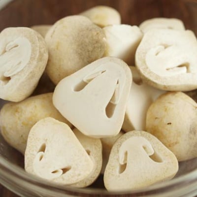 貴重な国産ふくろ茸　袋茸　フクロタケ【冷凍真空パック】丸いもの8パック【配送不可地域：離島】