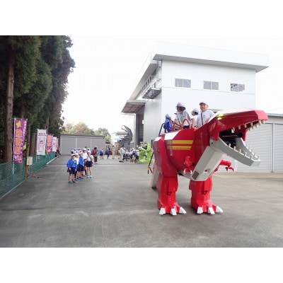 工場見学およびロボットの操縦体験(1時間)