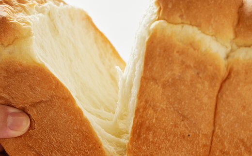 人気食パンと4種のチーズとヨーグルトセット【配送不可地域：離島・北海道・沖縄県・中国・四国・九州】