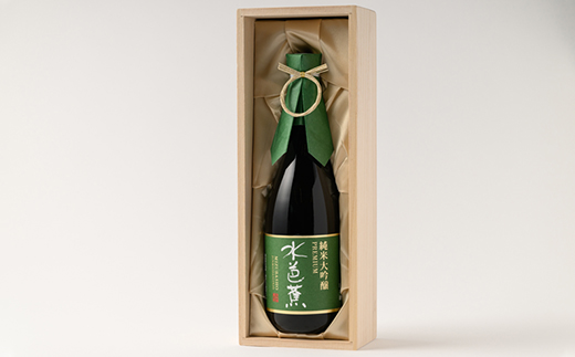 水芭蕉 純米大吟醸プレミアム720ML (木箱入り)