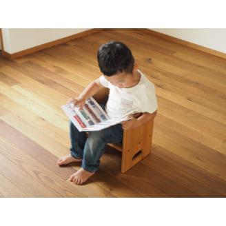 【UMEBACHI FURNITURE】 数量限定　くるみ材の箱いす 1台　子供イス　踏み台　国産材