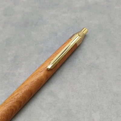 欅(けやき)木軸ペン　スタンダードタイプ・ノック式ボールペン(真鍮金具)
