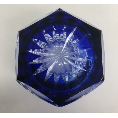 KOEDO川越硝子『 川越切子「三連菊七宝隅切(瑠璃)」』
