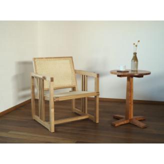【UMEBACHI FURNITURE】 ラタンのイージーチェア　国産クリ材　籐張 【申込後生産】