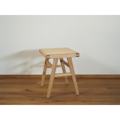 【UMEBACHI FURNITURE】 ラタンのスツール　国産クルミ材　籐張　【申込後生産】