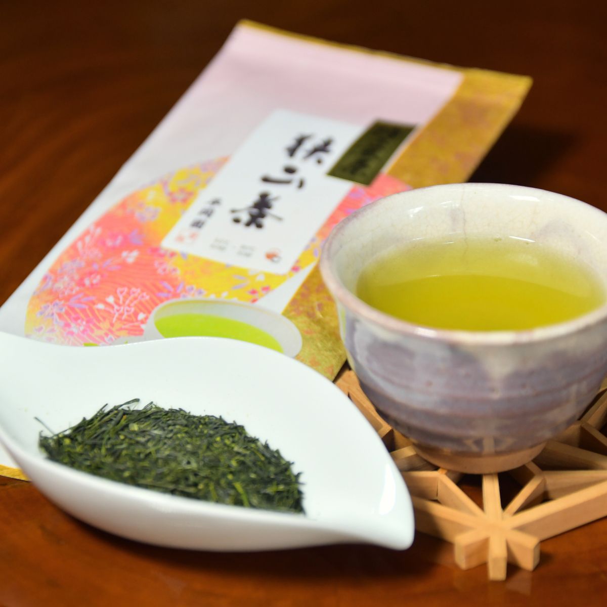 世界農業遺産認定の落ち葉堆肥農法で育てた狭山茶 特上煎茶 (深蒸し茶) 100g 平岡園