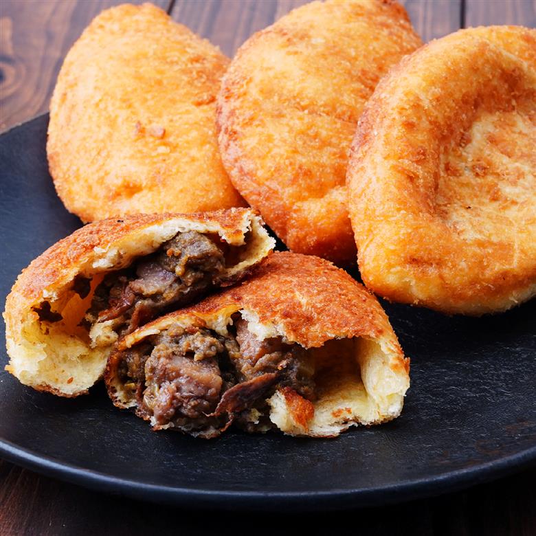 ゴロゴロ牛スジのカレーパン 8個 BOULANGERIE EMU