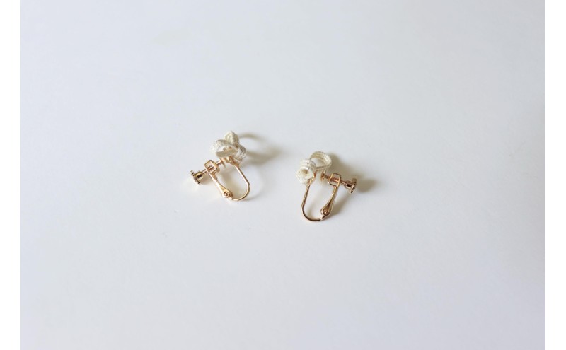 水引musubi耳飾り 白 イヤリング ［52211034］