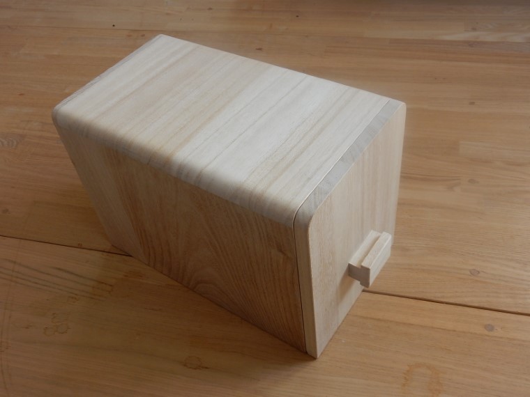 AQ006-3 桐のパンボックス