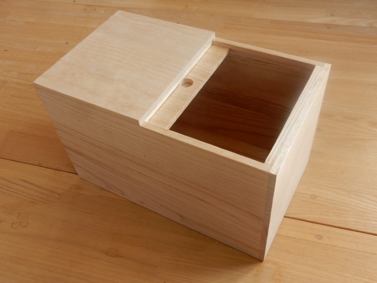 AQ007-2 国産桐米櫃5キロ入れ