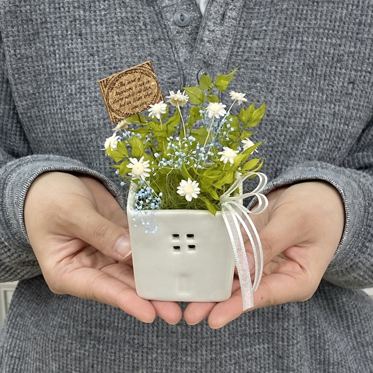 プリザーブドフラワー　ファム　ホワイト　春日部市　シュガーパイン（AJ254）