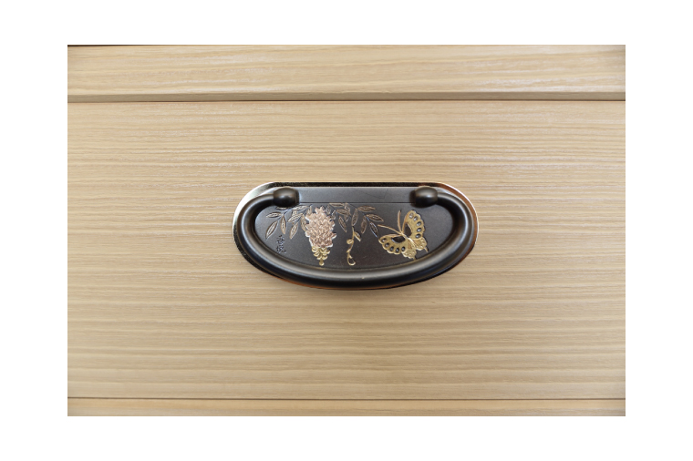 春日部総桐胴厚整理箪笥（七段引き出し－3ツ割小引出し）【埼玉県　春日部市　伝統工芸　収納　家具　桐たんす　タンス】（AQ014）