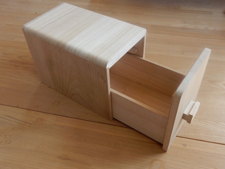 AQ006-3 桐のパンボックス