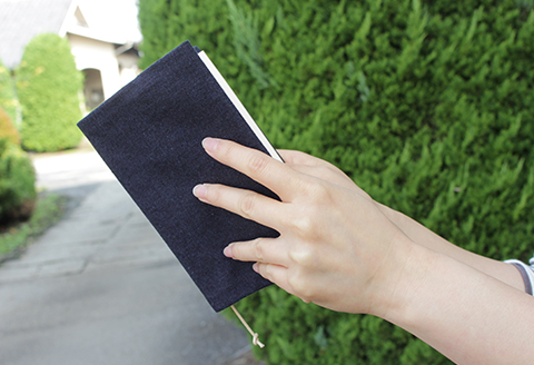 ブックカバー 文庫サイズ 武州正藍染 藍染め おしゃれ 文具 文庫本 しおりひも付き 紺 あさぎ 埼玉県 羽生市