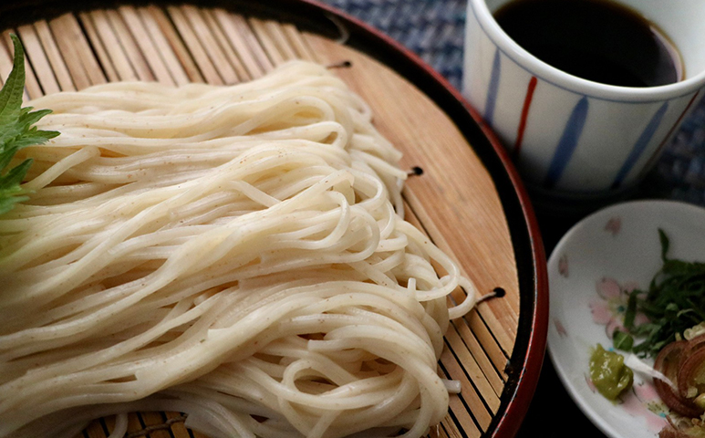【 花袋めん 】 プレミアム齋徳うどん 麺 10人前  (200g×5)  武州羽生名産 素朴 明治六年創業 武州羽生名産 全粒粉 無添加 株式会社斉徳商店 埼玉県 羽生市 プレミアム齋徳うどん 10人前