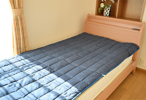 藍染めシルクベッドパッド 天然発酵建て藍 綿100％ 絹わた 天然藍先染め 国産繭 野川染織工業株式会社 寝具 睡眠 埼玉県 羽生市