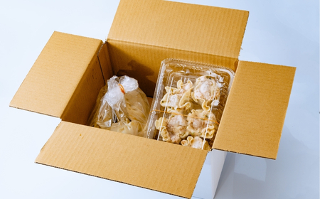 鳳春の冷凍生餃子10個と花餃子6個の食べ比べセット