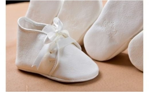 本革ファーストシューズ ｜埼玉県 草加市 赤ちゃん ギフト 出産 ベビー用品 お祝い プレゼント ギフト 贈呈 0歳 お誕生日 ファーストシューズ シンプル かわいい 記念 一生 子供 本革 長持ち 思い出 職人 手作り