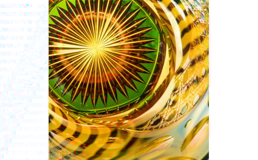 江戸切子 山田のゆり作 八角篭目文様 【緑琥珀】 M-250‐AG