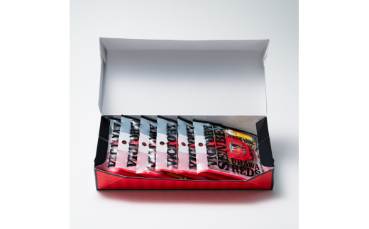 ?キリン一番搾りに合う！浦和レッズ公式草加せんべい? VICTORY SENBEI（6枚入りBOX×3箱） | 埼玉県 草加市 ビール 麦酒 酒 お酒 つまみ キリンビール  埼玉県産米 燻製醤油 ローストアーモンド ロースト昆布 おつまみ 浦和レッズ サッカー おせんべい お菓子 焼き菓子 和菓子 贈呈 記念品 プレゼント