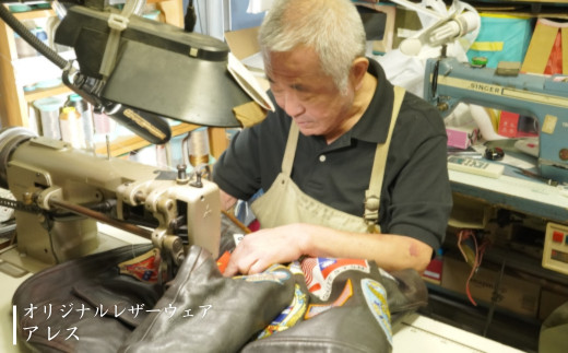 【手縫い】レザーキーホルダー  小  ｜埼玉県 草加市 ハンドメイド 手縫い 革職人 レザー キーホルダー ナチュラル ブラック おしゃれ 特別 革 革製品 牛革 レザー アクセサリー レザーキーホルダー キーホルダー 洗練 革