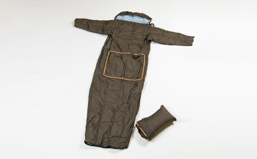 【着れる寝袋】緊急避難時や車中泊に便利な、アーム付きコンパクト寝袋　カーキ