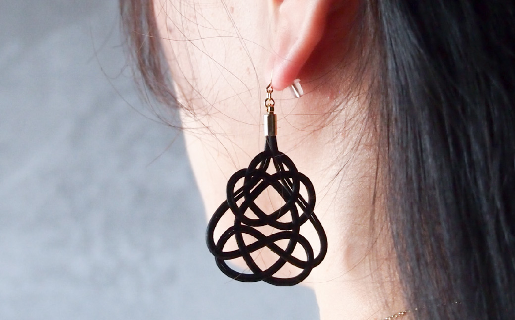 イヤリング クロガネモチ (あわじ結び) 草木染め ラタン クロガネモチ イヤリング