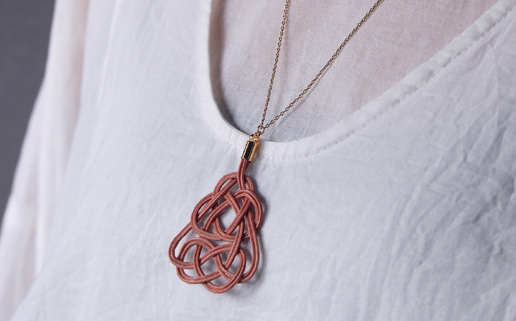 ネックレス 桜 草木染め ラタン あわじ結び 桜色 ネックレス