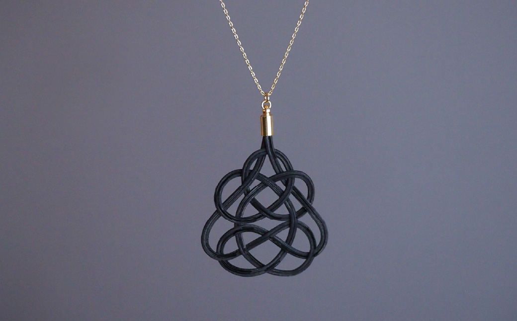 ネックレス クロガネモチ 草木染め ラタン あわじ結び クロガネモチ ネックレス