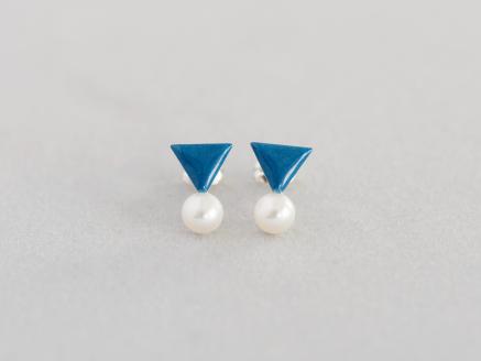 Kenichi Kondo　パール付き七宝ピアス・三角
