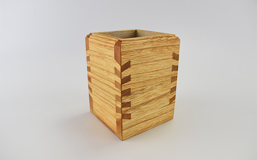 熟練桐たんす職人が手作りした桐の菊組ペン立て（メイプル）　【11246-0195】