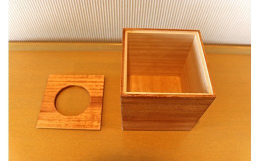 熟練桐たんす職人が手作りした桐のくず箱　【11246-0116】