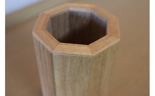 熟練桐たんす職人が手作りした桐の八角ペン立て　【11246-0137】