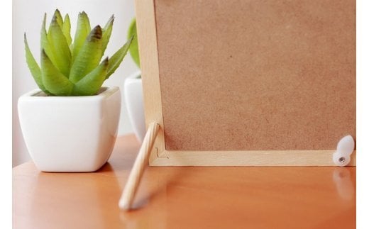 絵本フレーム 星の王子さま 【自分の星にたつ王子さま】 金ぱく加工 天然木フレーム 壁掛け 立てかけ　【11246-0023】 自分の星にたつ王子さま