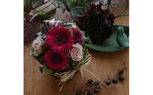 プリザーブドフラワー　季節のアレンジ定期便　【11246-0214】