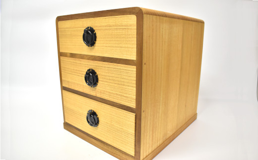 熟練桐たんす職人が手作りした三段小引出（柾目・特上品）（オイル塗装メイプル）　【11246-0121】