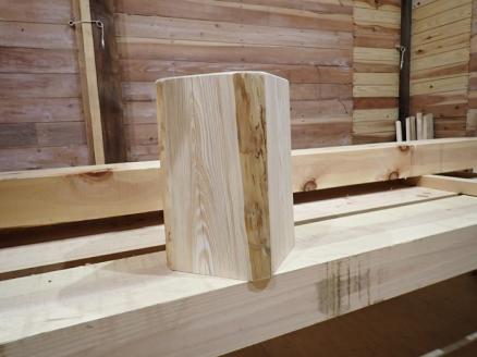 【受注生産】ブランド木材　西川材　杉４面太鼓引き　スツール　贅沢