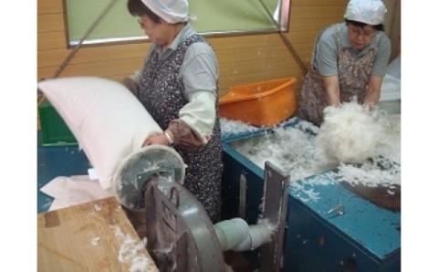 ちょっと高めの羽根枕
