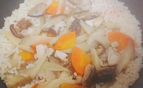 千葉県産錦爽鶏 炊き込み御飯と軟骨入りつくねのセット【お肉・鶏肉・加工食品・錦爽鶏・炊き込みご飯】