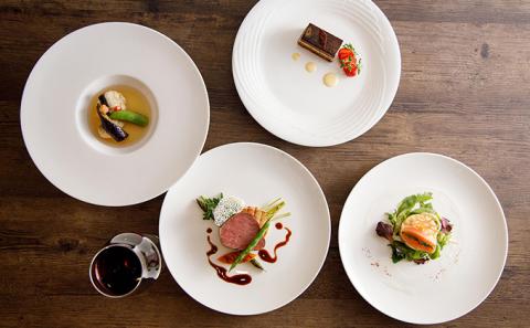 お食事券スミレ（地上150ｍの会場にて8名様分）