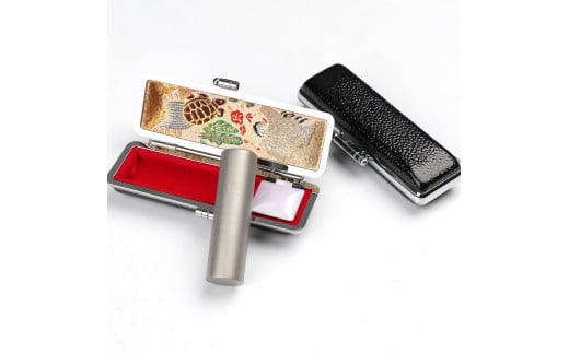 【錆びない、変形しない】ブラスト銀チタン印鑑15.0ミリ　印鑑ケース付き【実印】