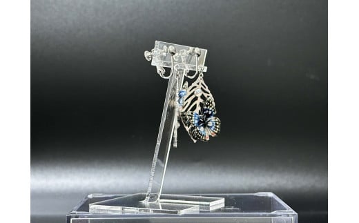 オオムラサキ蝶木の葉イヤリング小